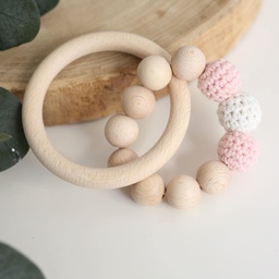 Holz Greifling "Rosa" mit Häkelperlen